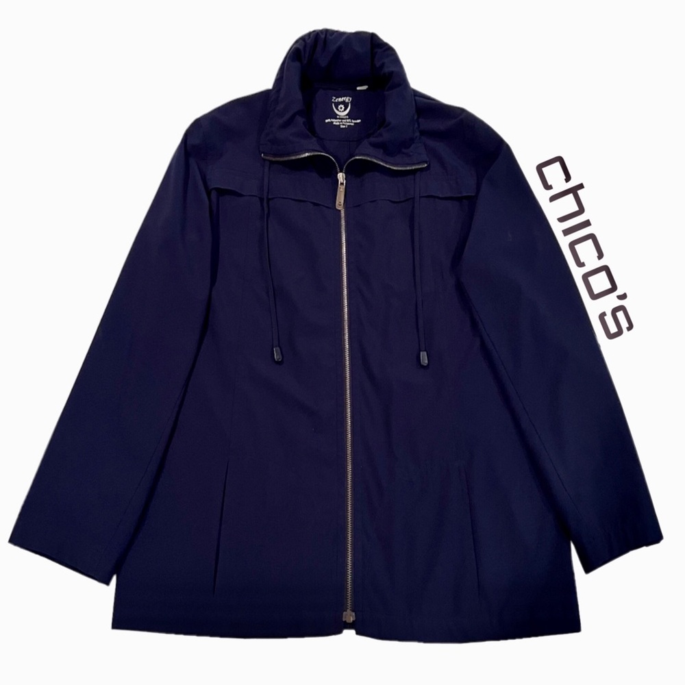 Chico’s Zenergy Neema Jacket Windbreaker, Hood (On/Off) Navy,
Sz 2 L 10-12 NWOT